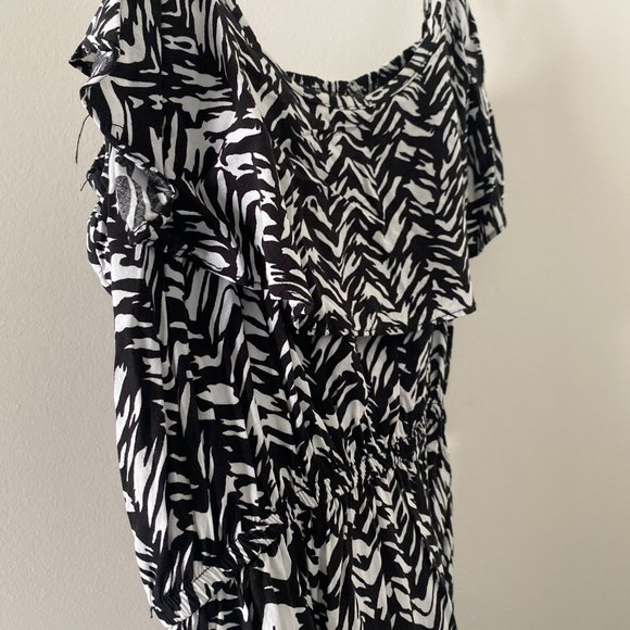 Black and White Patterned Dress - Picture 4 of 5